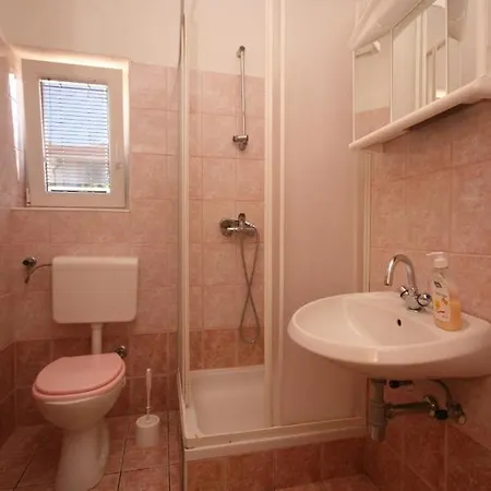 Guest house Apartments And Rooms With Parking Space Starigrad, Paklenica - 6606