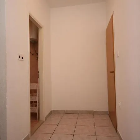 Apartments And Rooms With Parking Space Starigrad, Paklenica - 6606 Starigrad Paklenica