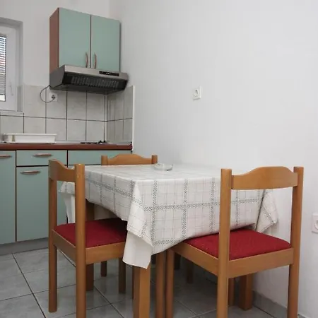 Apartments And Rooms With Parking Space Starigrad, Paklenica - 6606 Guest house 3*