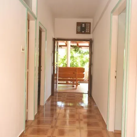 Apartments And Rooms With Parking Space Starigrad, Paklenica - 6606 3*