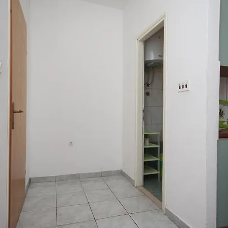 Apartments And Rooms With Parking Space Starigrad, Paklenica - 6606 Guest house 3*