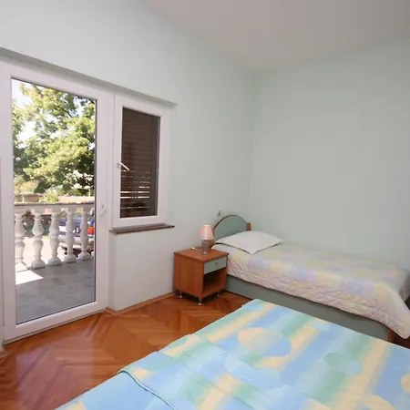 Guest house Apartments And Rooms With Parking Space Starigrad, Paklenica - 6606