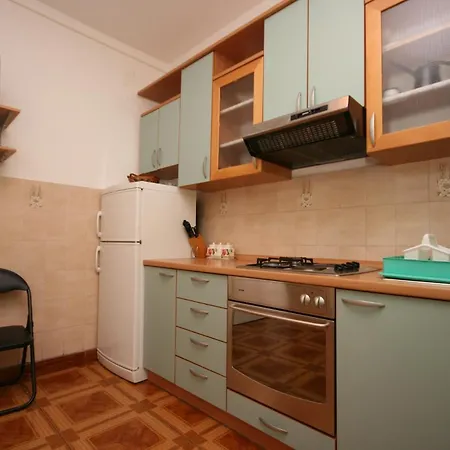 Apartments And Rooms With Parking Space Starigrad, Paklenica - 6606 Guest house 3*