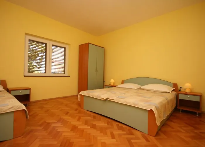 Apartments And Rooms With Parking Space Starigrad, Paklenica - 6606 Starigrad Paklenica