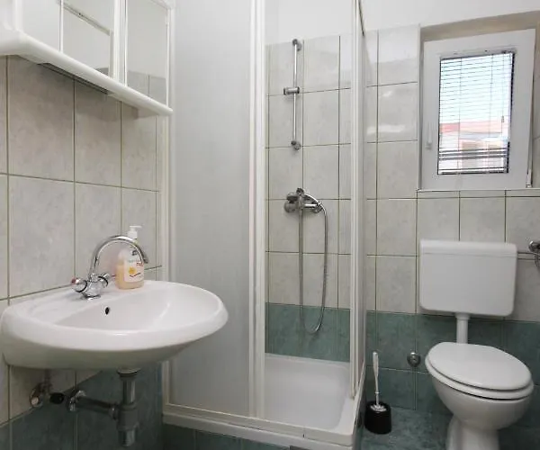 Apartments And Rooms With Parking Space Starigrad, Paklenica - 6606