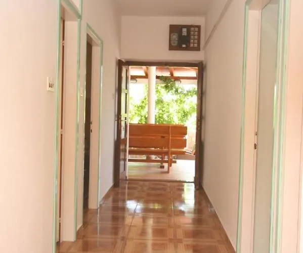 Apartments And Rooms With Parking Space Starigrad, Paklenica - 6606 3*