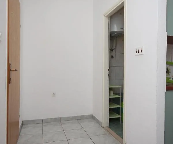 Apartments And Rooms With Parking Space Starigrad, Paklenica - 6606 Pensionat 3*