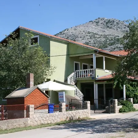 Apartments And Rooms With Parking Space Starigrad, Paklenica - 6606 3*