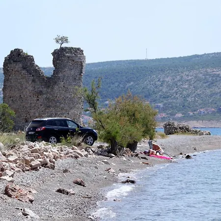 Apartments And Rooms With Parking Space Starigrad, Paklenica - 6606 Guest house Starigrad Paklenica