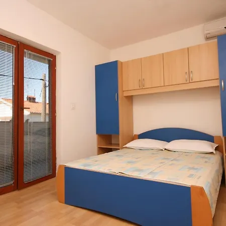 Guest house Apartments And Rooms With Parking Space Starigrad, Paklenica - 6606 Starigrad Paklenica