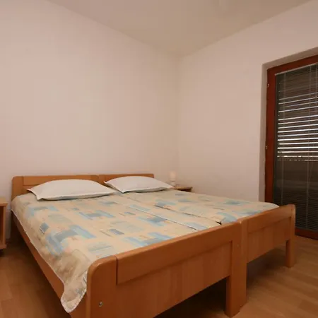 Apartments And Rooms With Parking Space Starigrad, Paklenica - 6606 3*